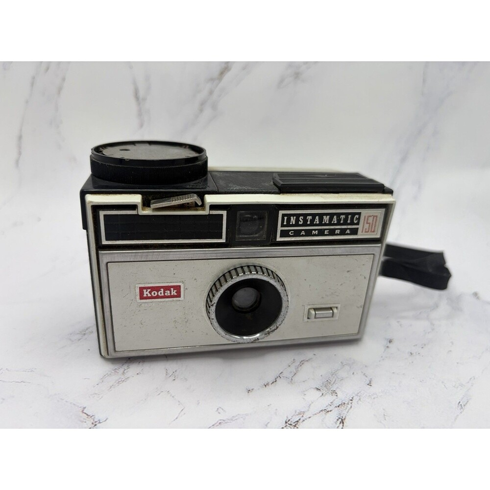 Vintage 1960’s Kodak Instamatic 104 Camera - Made In USA UNTESTED